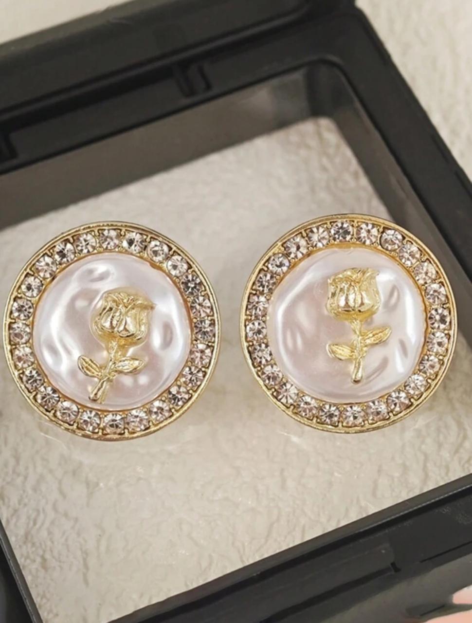 LUXURIOUS FLORAL ELEGANT AND VERSATILE STUD image 4