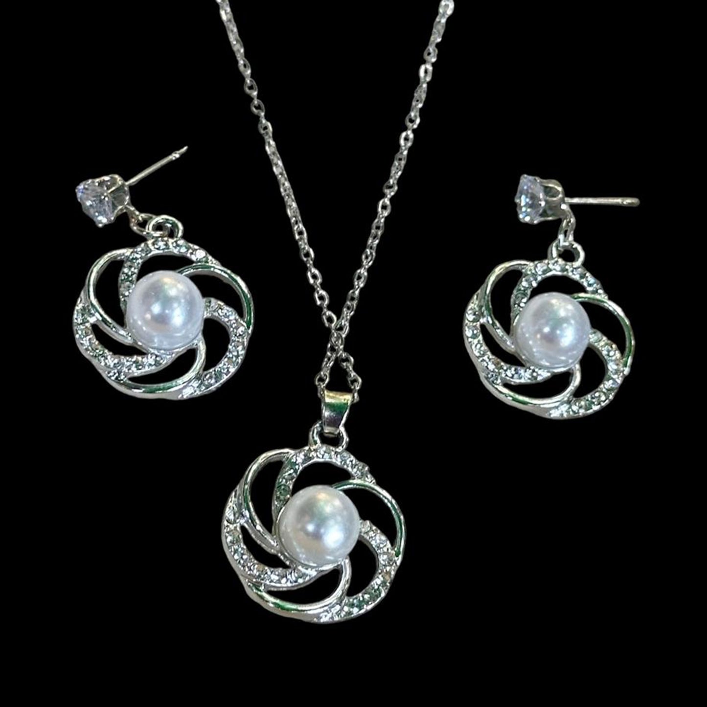 WHEEL PENDENT SET image 1