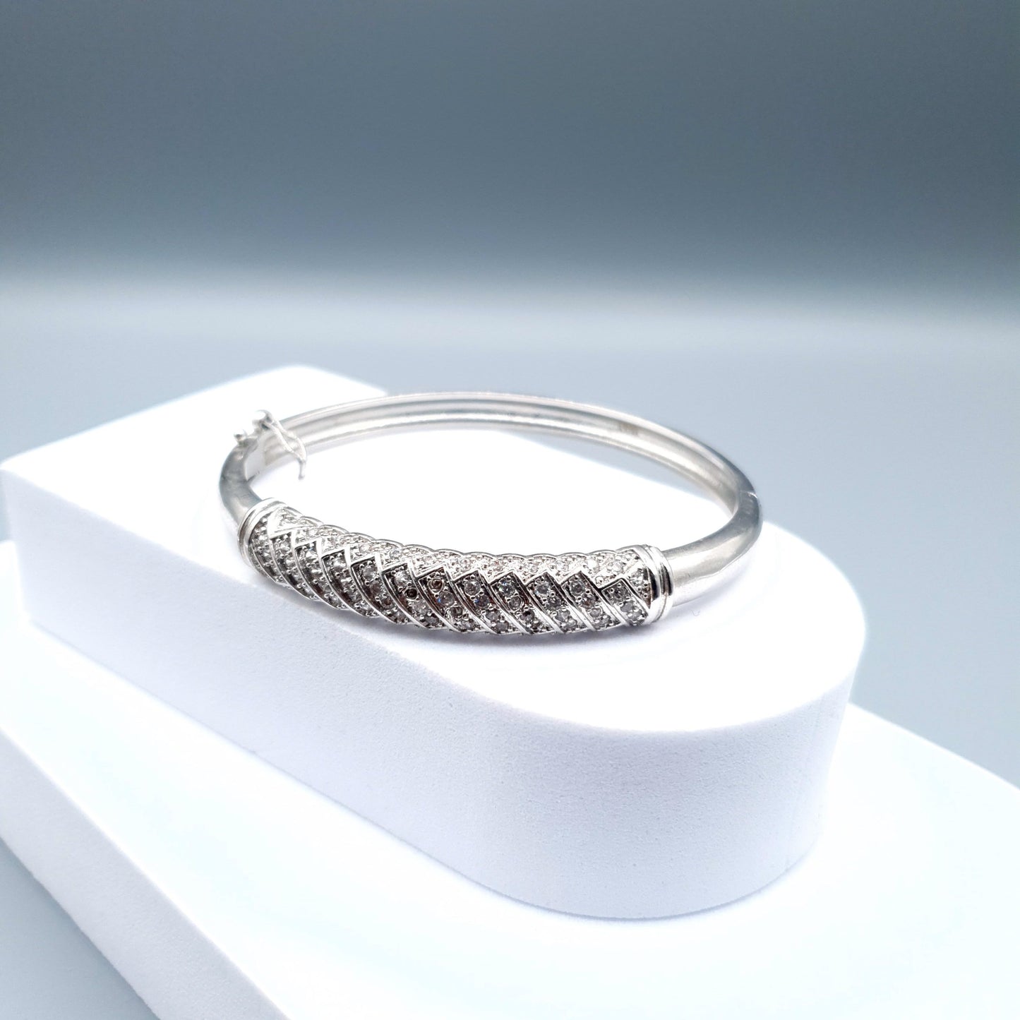TRENDY DESIGN image 3