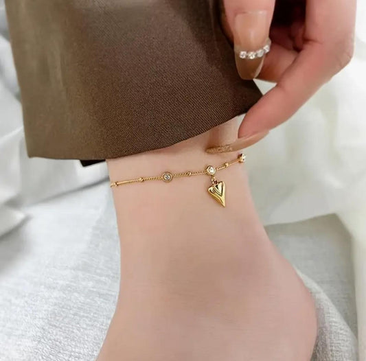 A Stainless Steel Anklet Featuring a Vintage French Style with Embedded Glass Decorations And a Heart-Shaped Pendant image 1