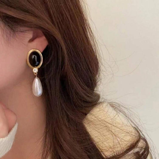 VINTAGE BLACK PEARL TEARDROP DANGLE EARRINGS image 1