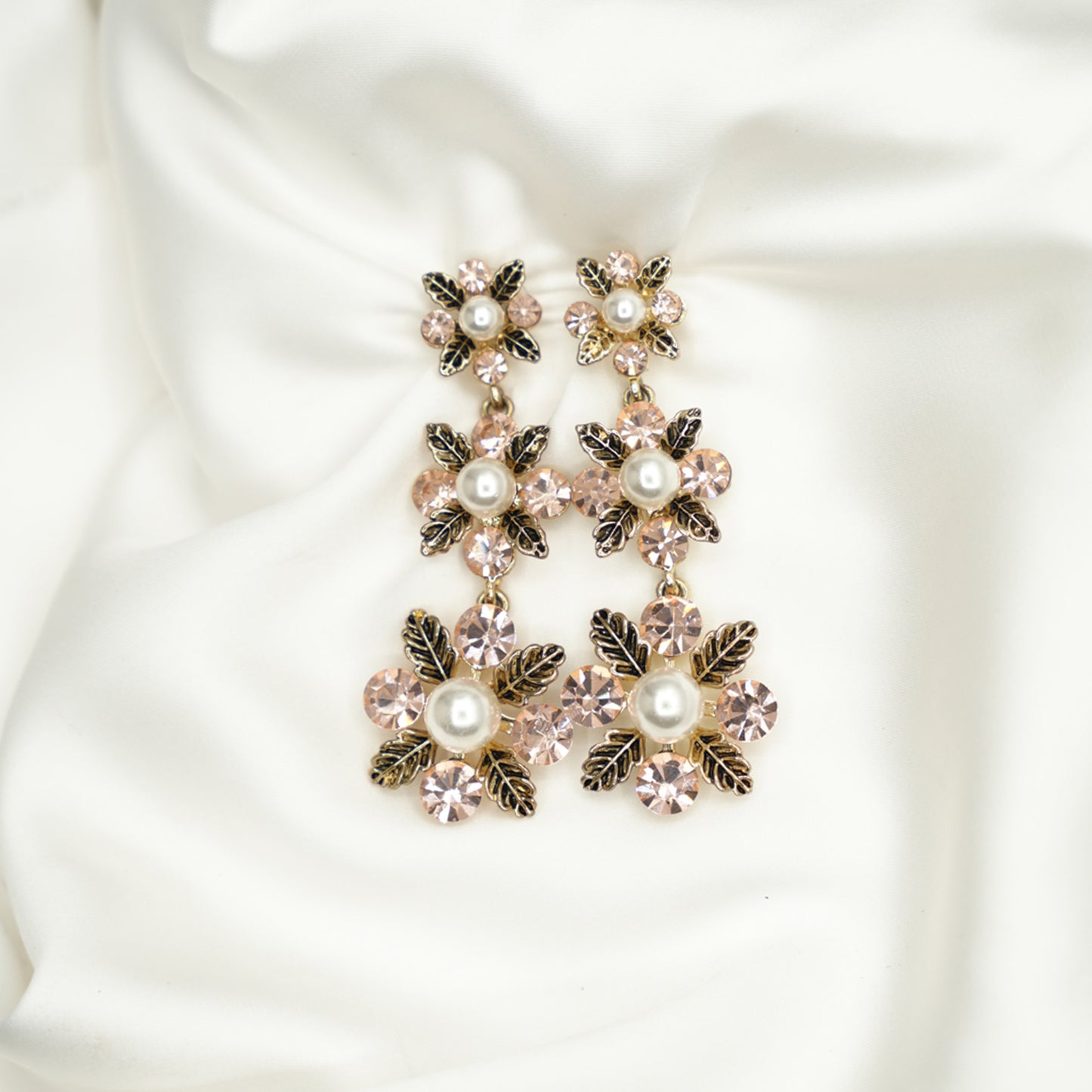 THREE FLOWER LAYER PEARL image 4