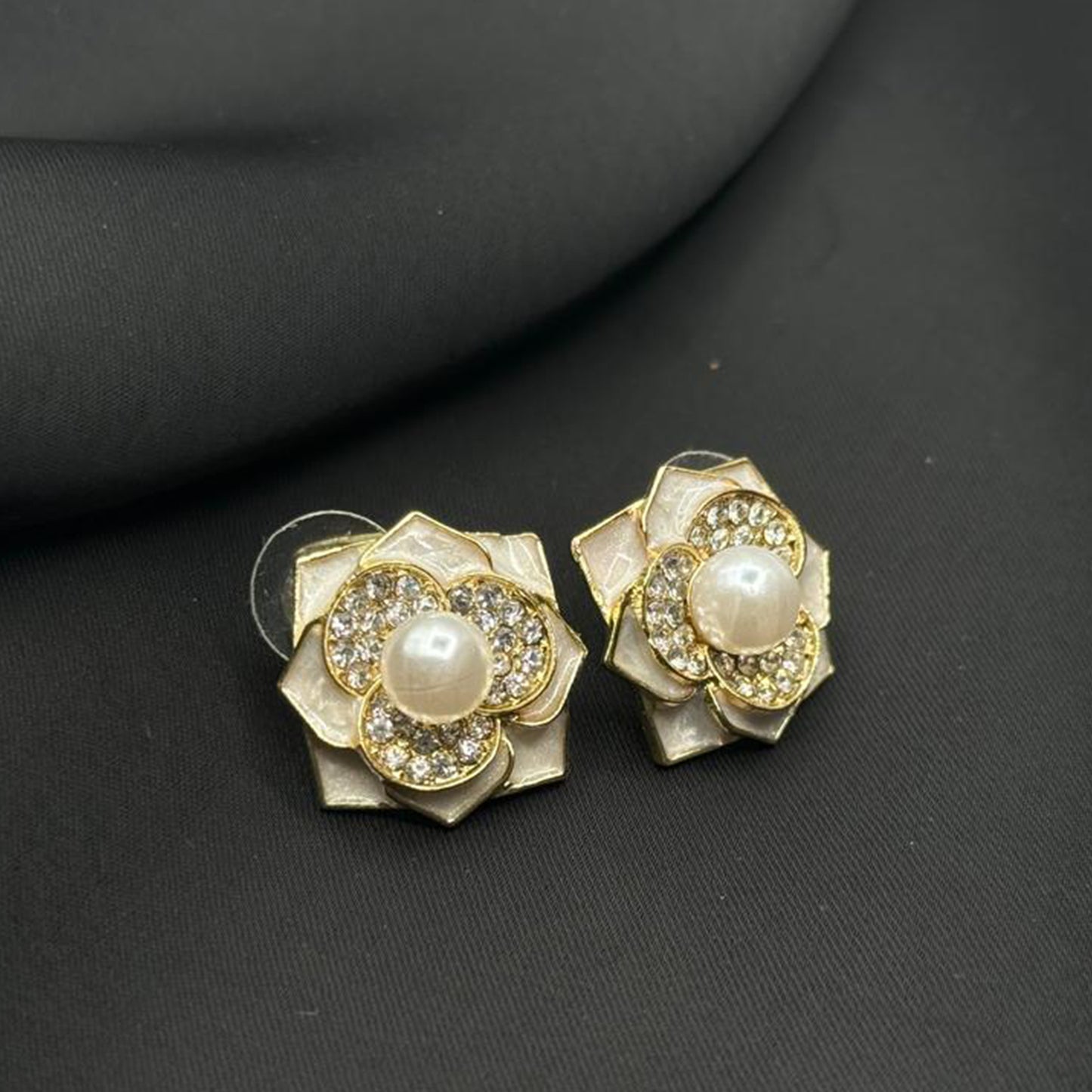 PEARL FLOWER EAR image 3