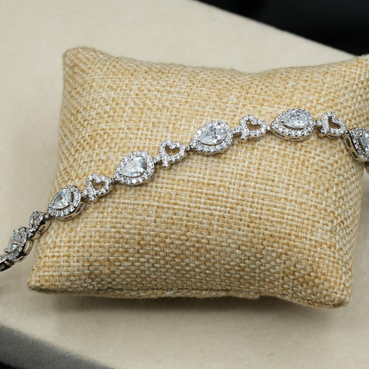 Xuping's signature style - Pear-Shaped Clear Stones with Heart Details image 1