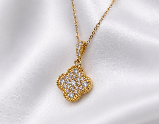 Luxury Clover Crystal Pendant Necklace