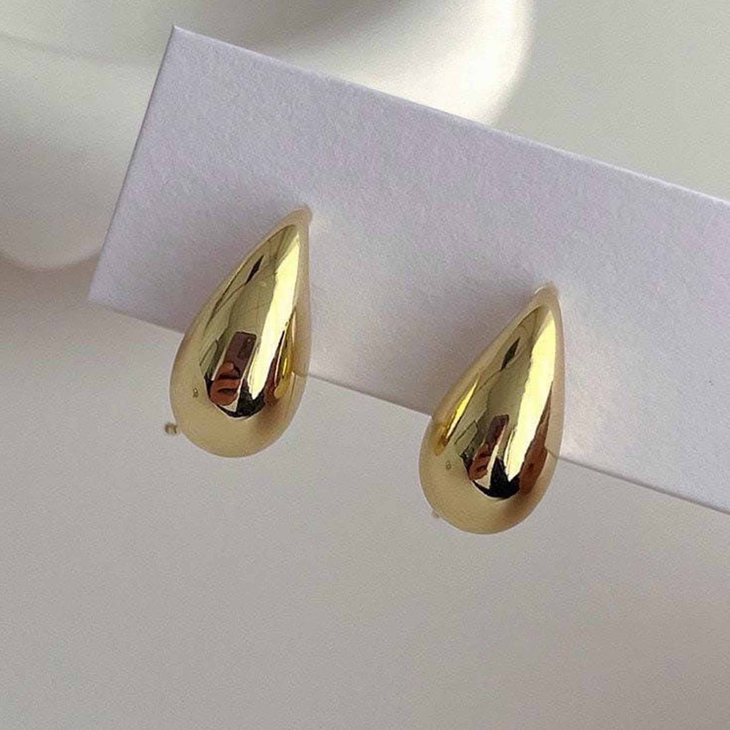 GOLDEN METAL DROP EAR RING image 7