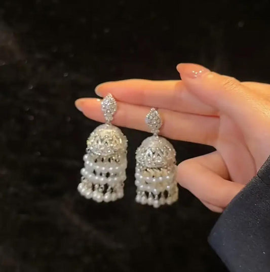 A Pair Of Dazzling Tassel, Imitating Pearls image 1