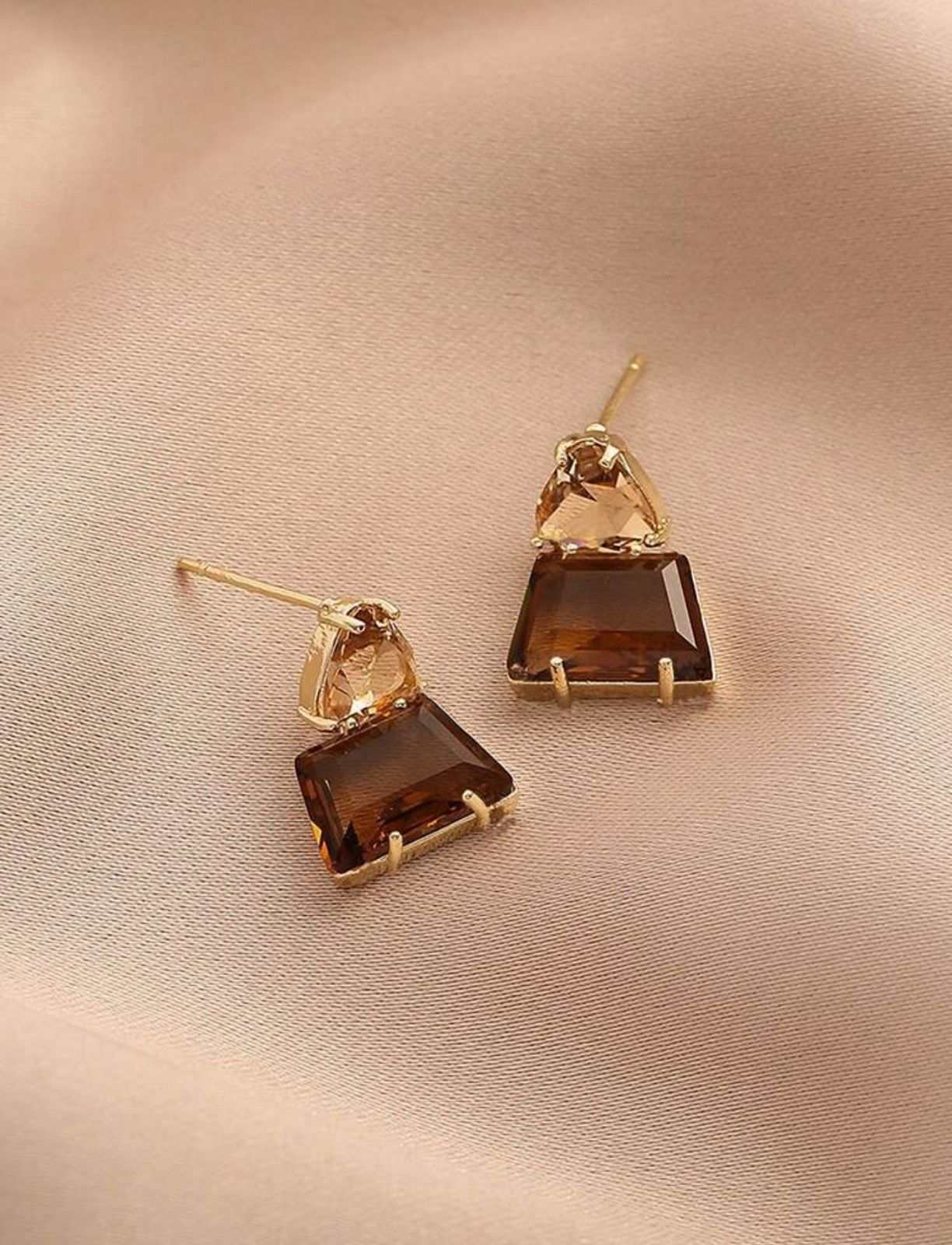 Fashionable Vintage Minimalist Trapezoid Crystal Earrings image 4