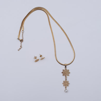 Radiant Swirl Necklace Set image 3