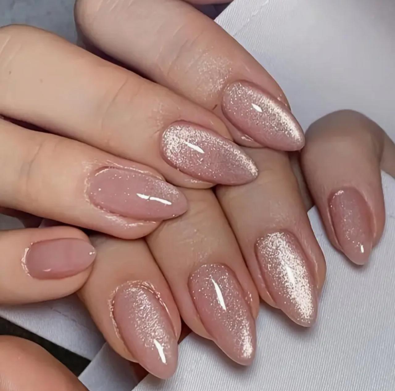 Pink Cat-Eye Shiny Almond-Shaped Nails image 0