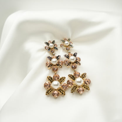 THREE FLOWER LAYER PEARL image 0