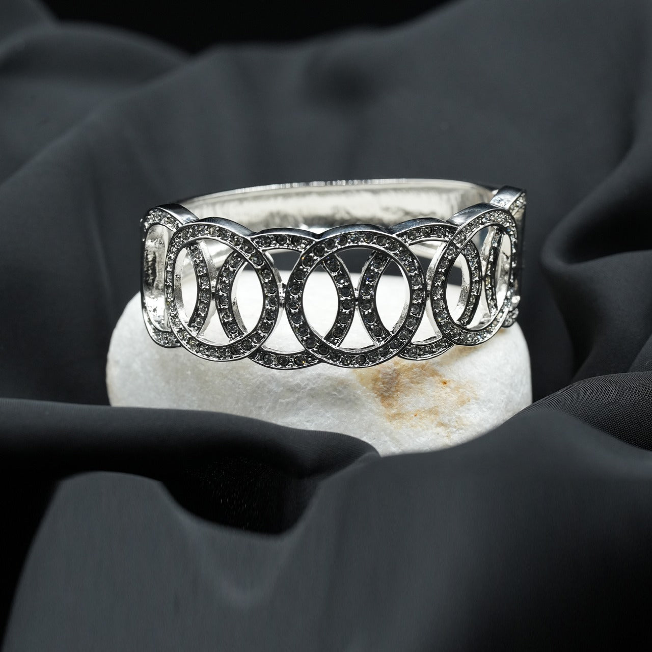 High-quality copper alloy with rhodium plating, ensuring a long-lasting shine and resistance to tarnish image 3