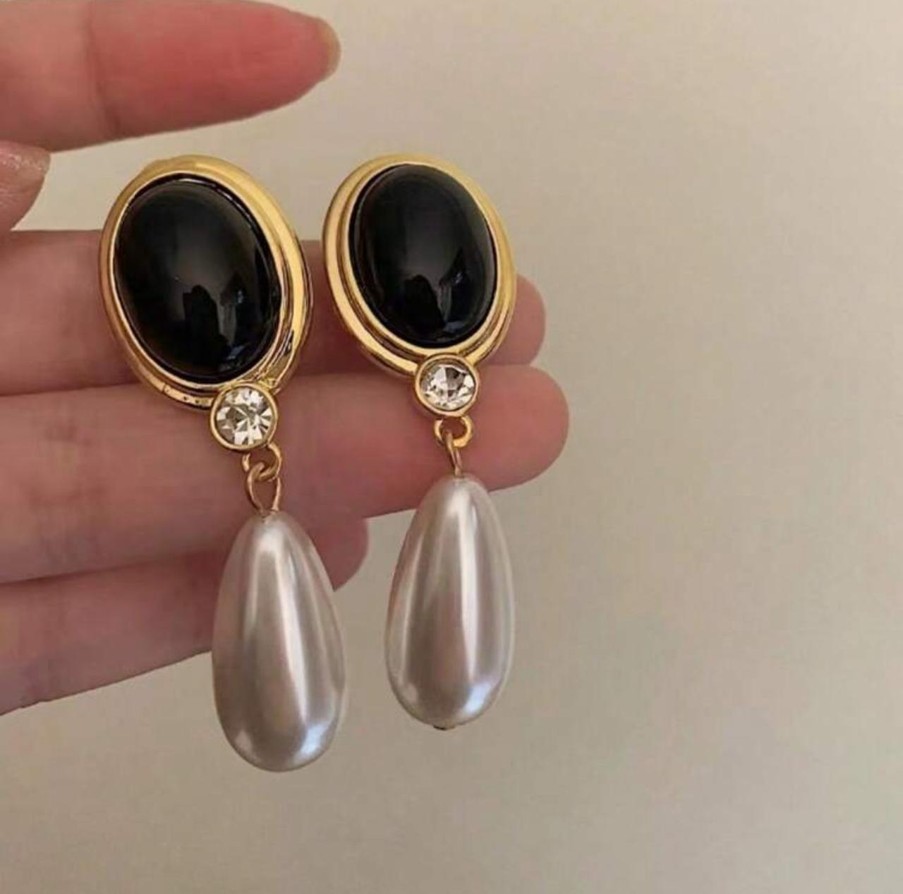 VINTAGE BLACK PEARL TEARDROP DANGLE EARRINGS image 4