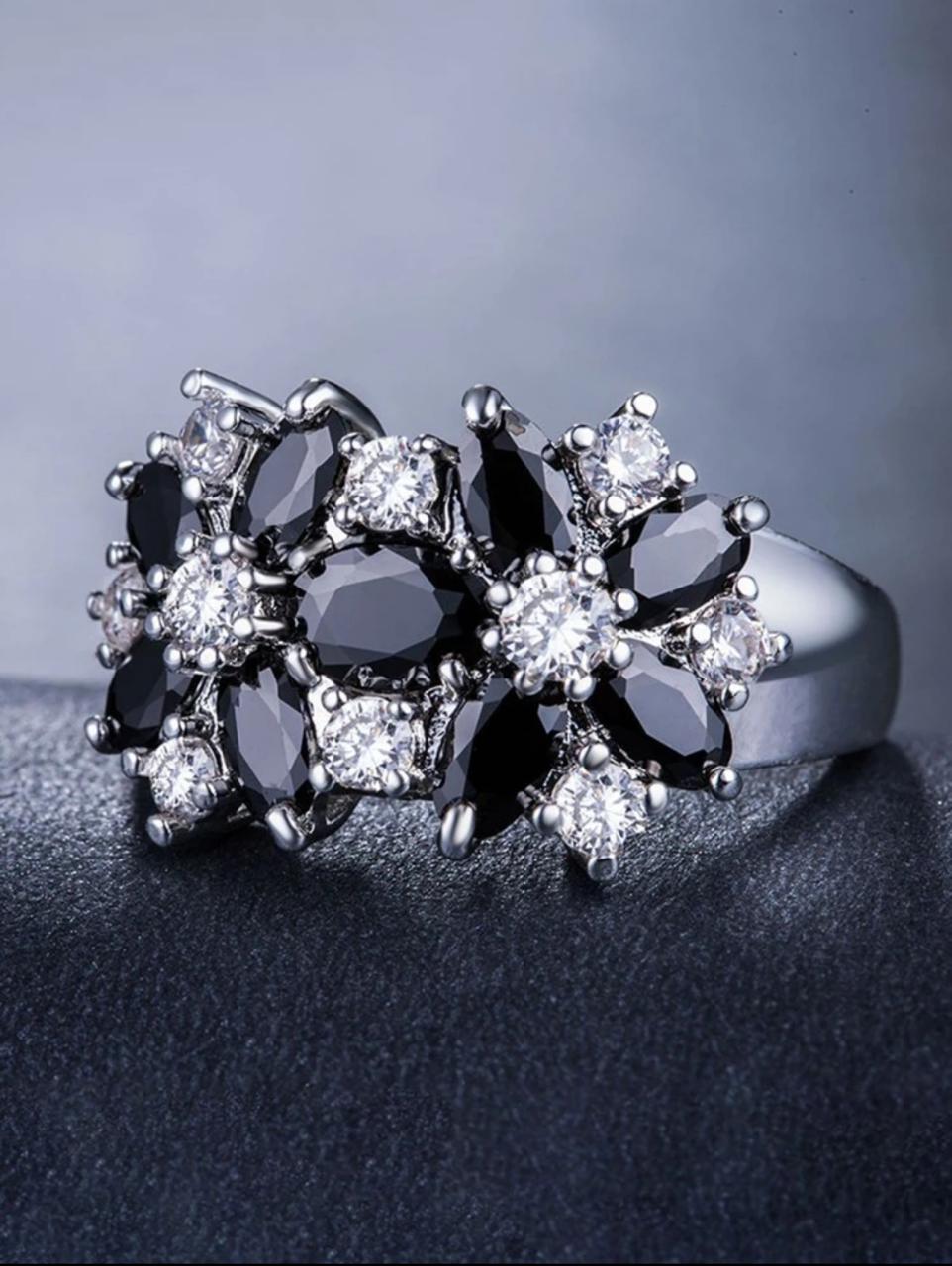 GLAMOROUS COPPER CUBIC DETAIL FLOWER DESIGN RING image 4