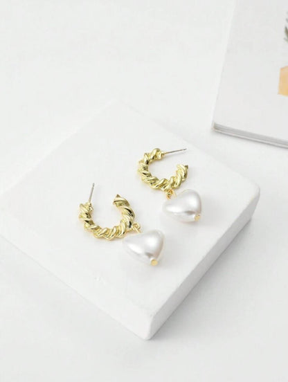 PEARL HEART SHAPED DANGLE image 5