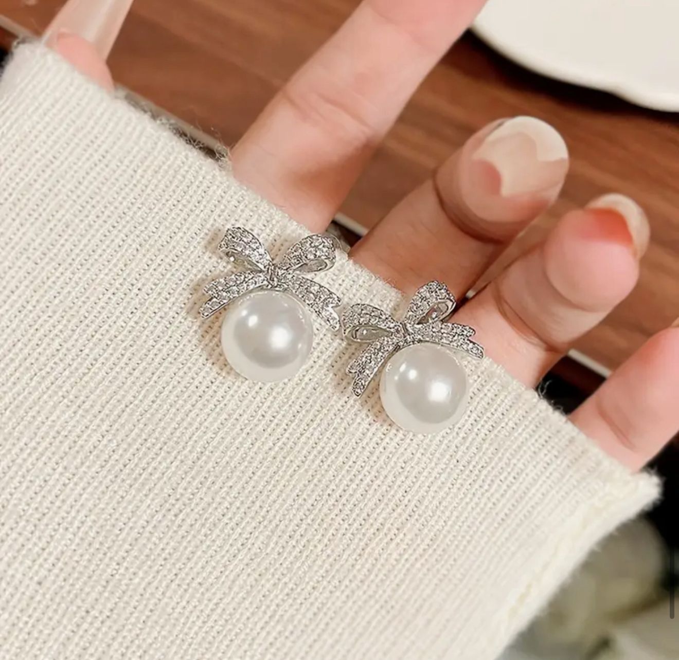 Vintage Elegant Bowknot Stud with Geometric Bead image 4