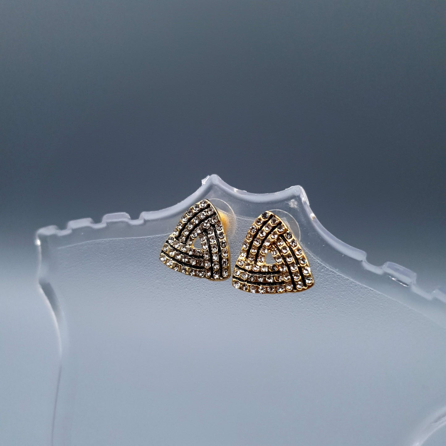 TRIANGLE BLACK & GOLDEN image 3