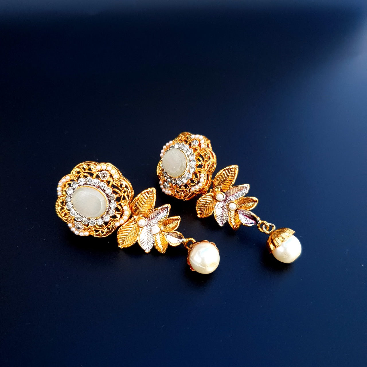 COPPER PLATING VINTAGE EARRING image 4