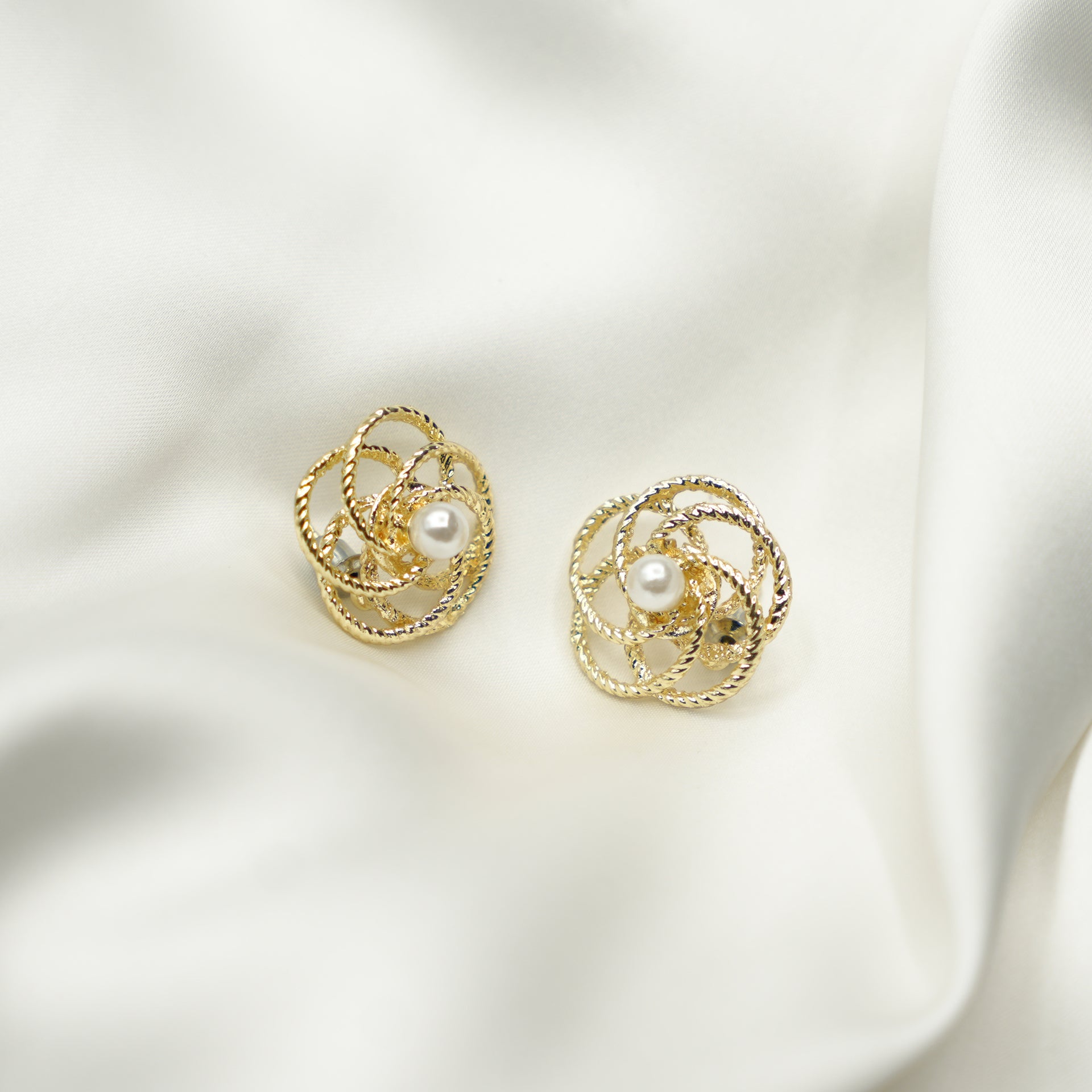 FLOWER SHAPE-GOLDEN image 3