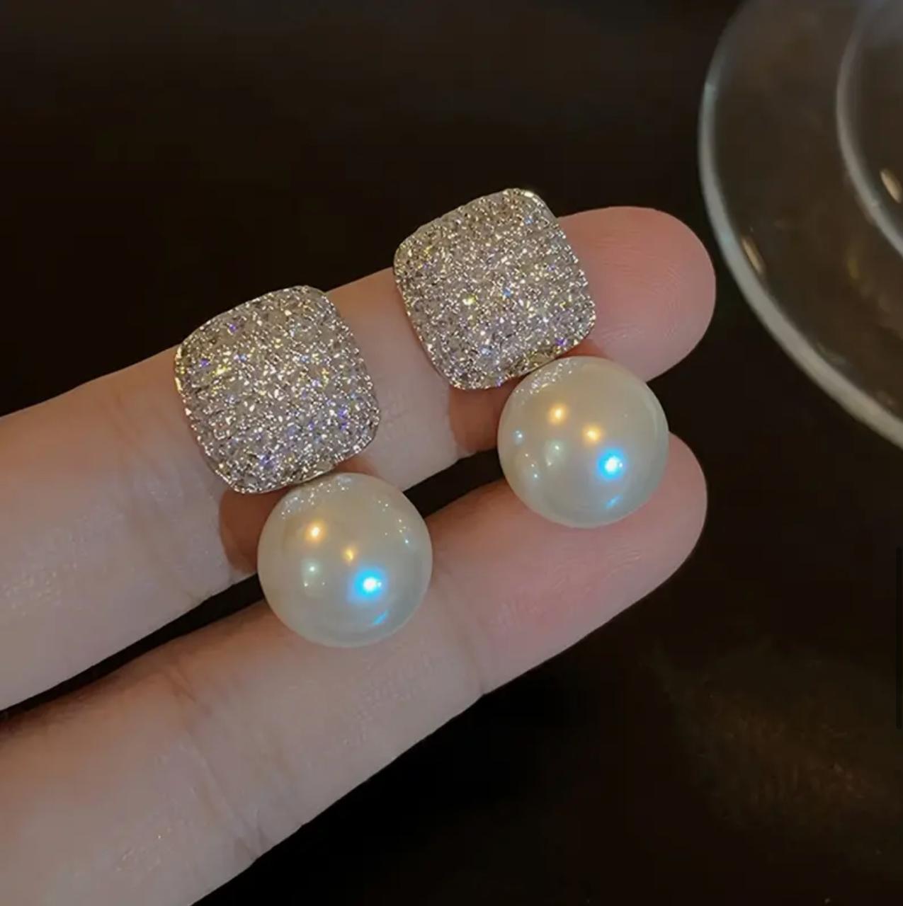 Luxury Women's Earrings With Crystal & Pearls, Suitable For Yearound Wear image 1