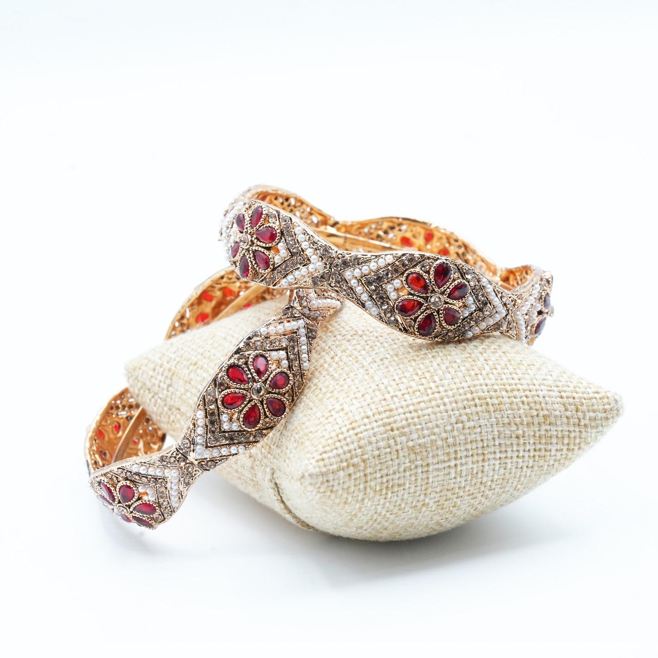 Vintage-inspired Kara adorned with intricate floral detailing, capturing timeless elegance and artisanal charm - Red, 2.10 image