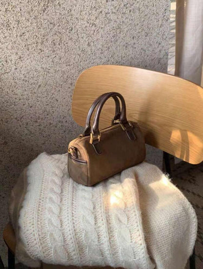 Retro-Style Versatile Shoulder Bag image 2
