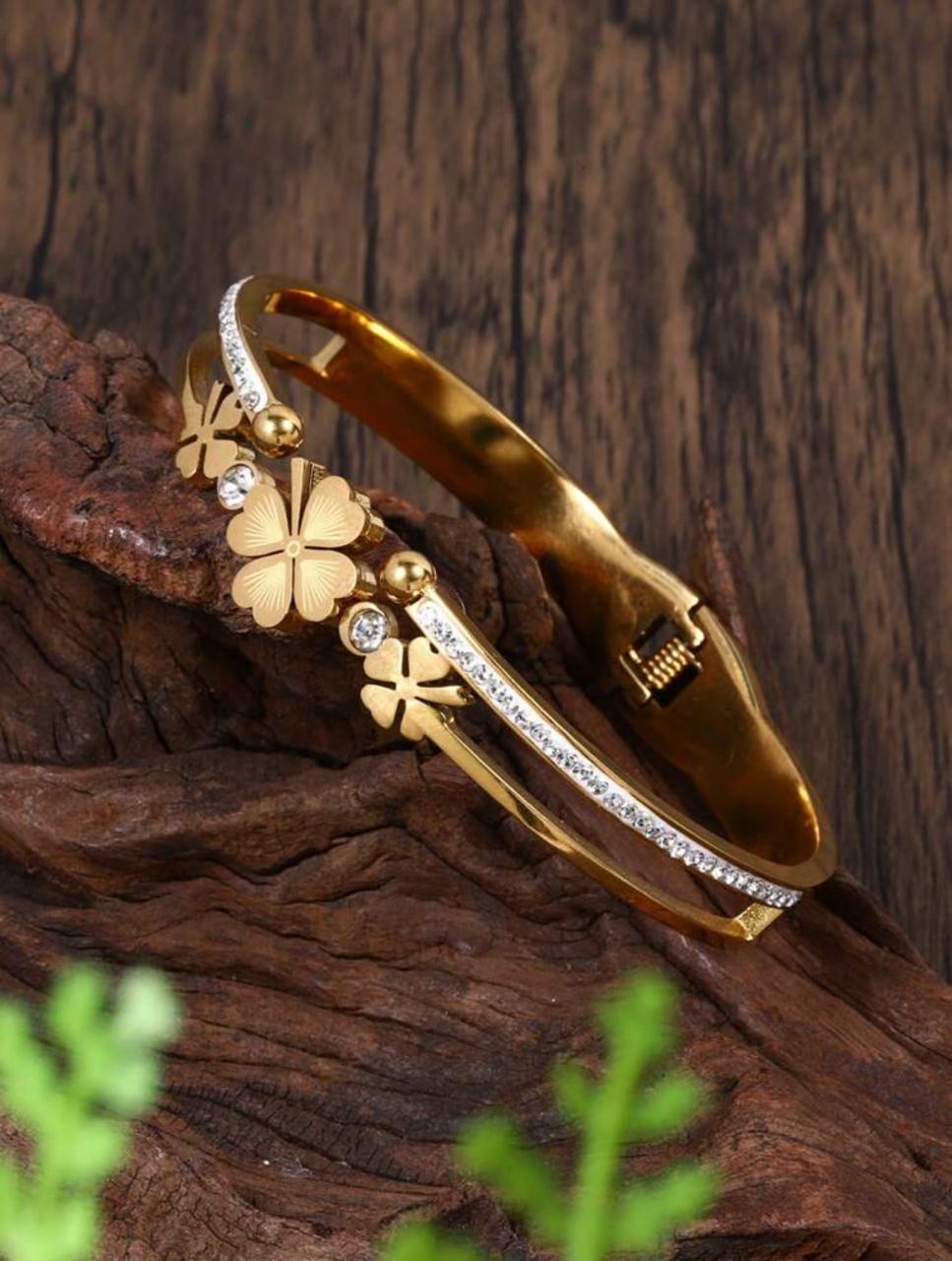 Elegant Luxury Rhinestone Decorated Flower Aesthetics Cuff Bracelet image 4