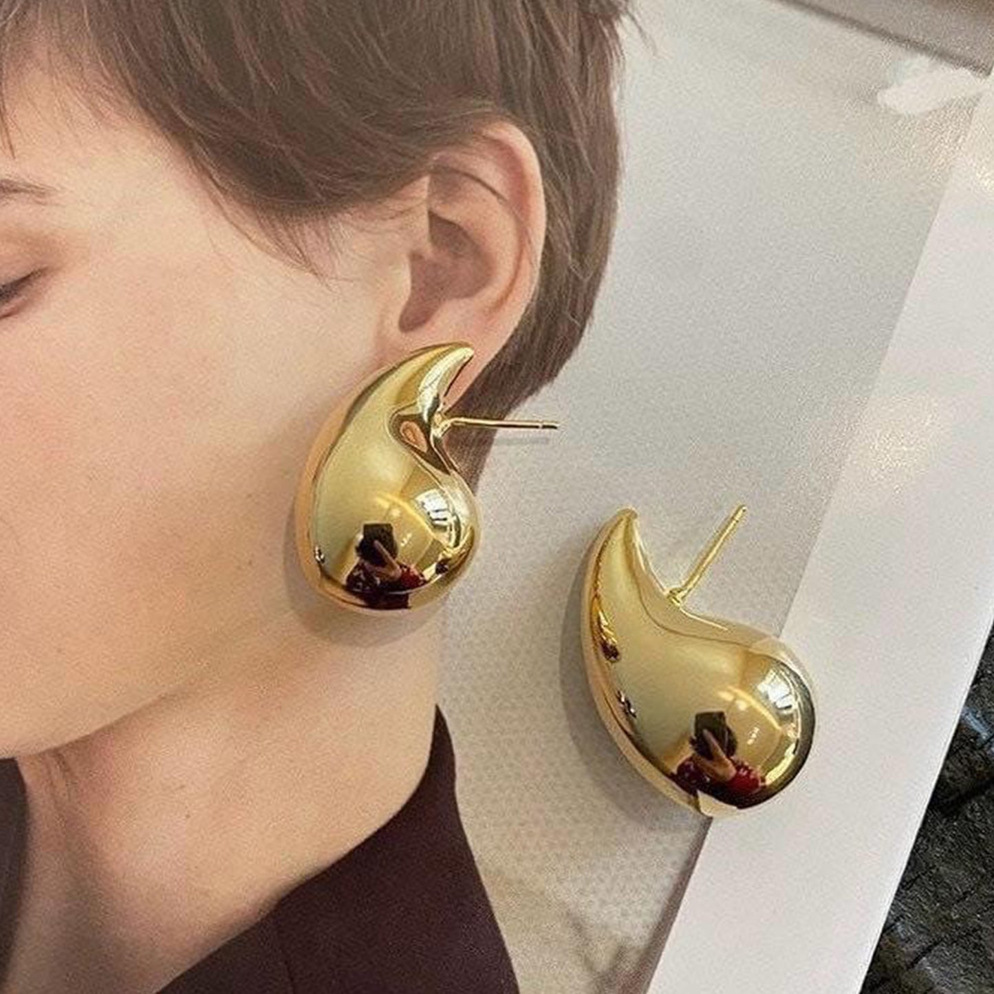 GOLDEN METAL DROP EAR RING image 5