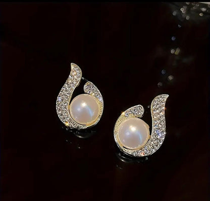 French Style Personalized Fashionable and Versatile High-end Stud image 1