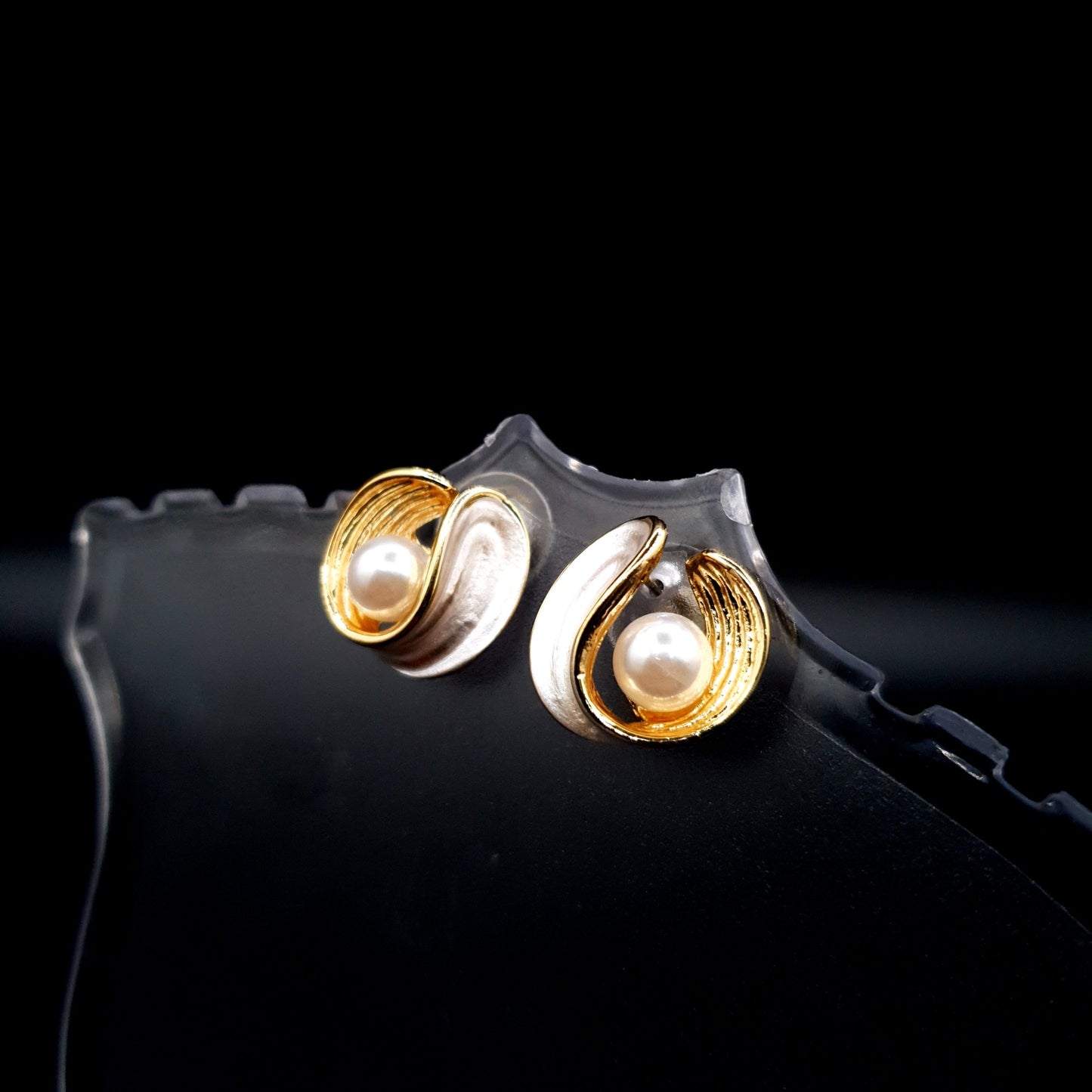 ROUND AND PEARL STUD image 3