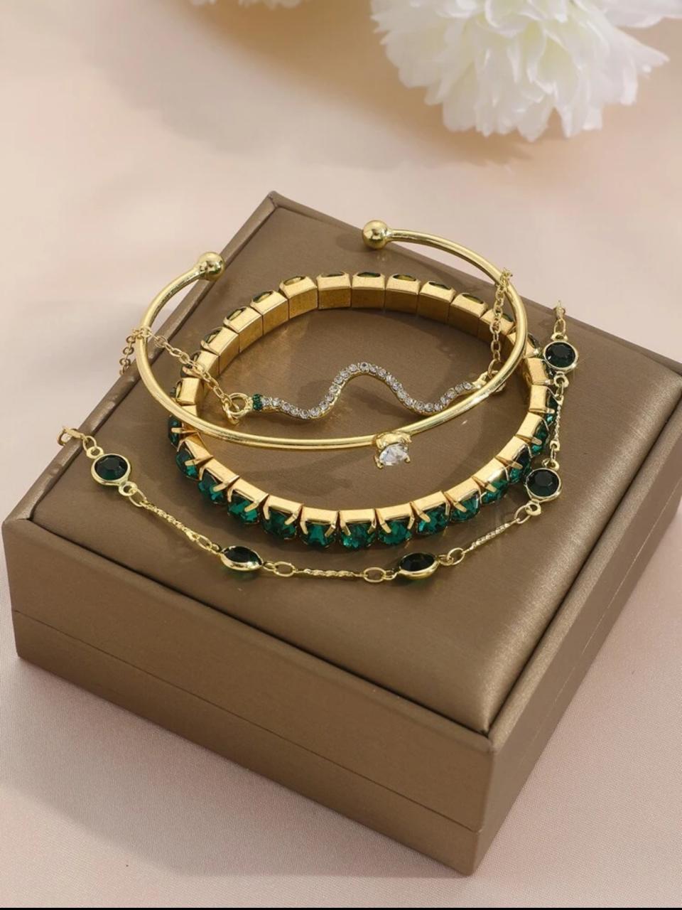 FASHIONABLE NEW STYLE 04 PIECES BRACELET SET image 3