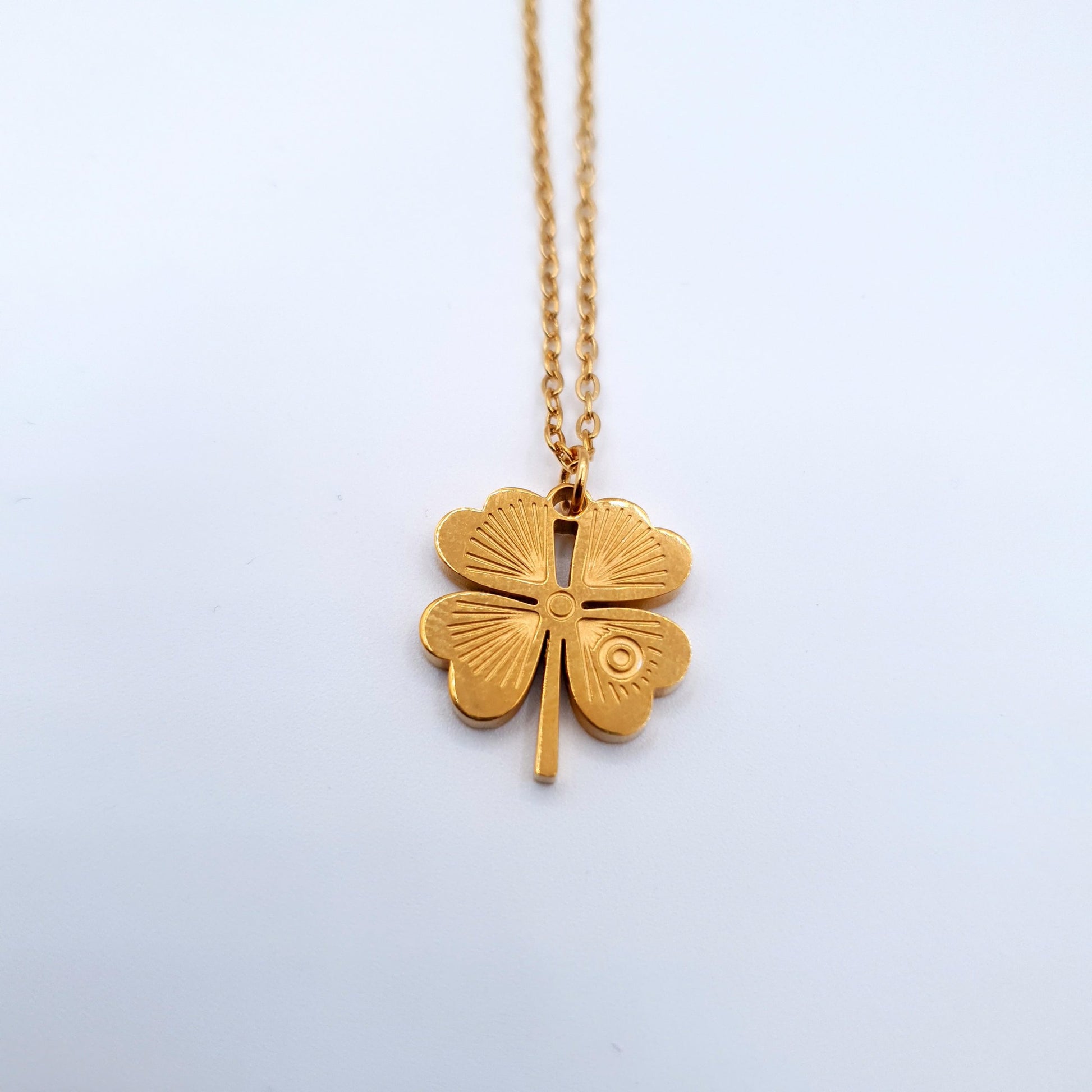 Maple leaf pendant with chain captures nature?s beauty in a stunning design. A symbol of strength and grace, perfect for any occasion. image 2