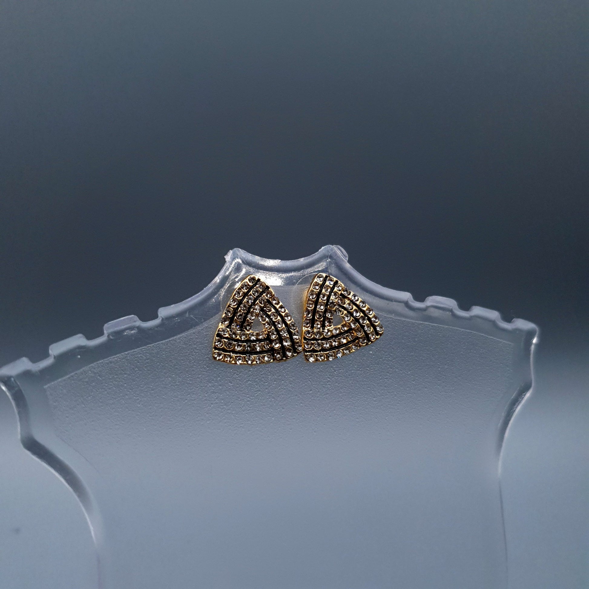 TRIANGLE BLACK & GOLDEN image 2