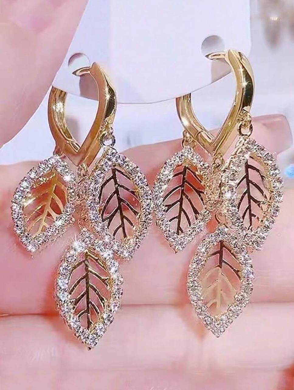 HOLLOW OUT LEAF SHAPED image 0