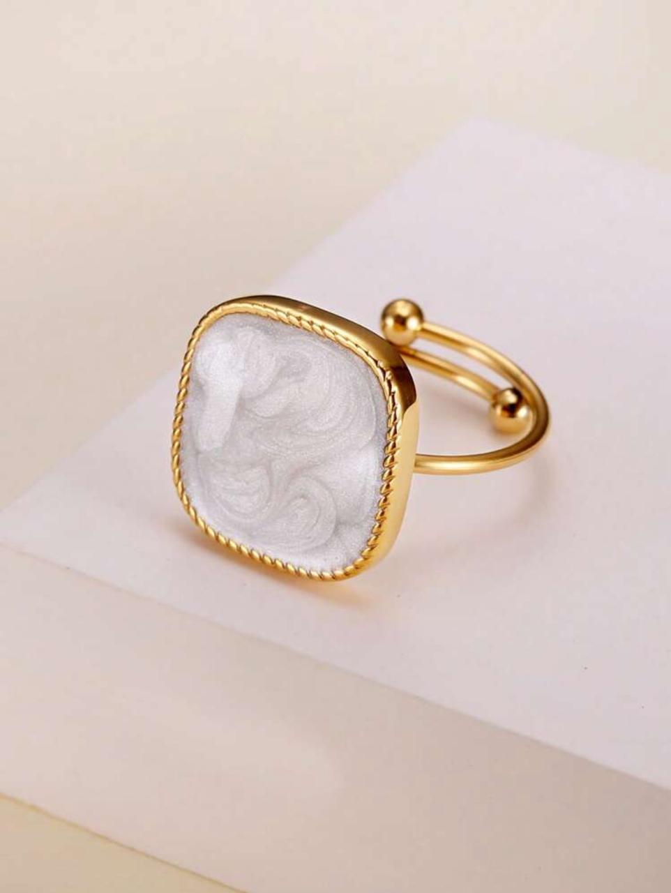ELEGANT SQUARE SHAPED LIQUID SAND FAUX PEARL RING image 5
