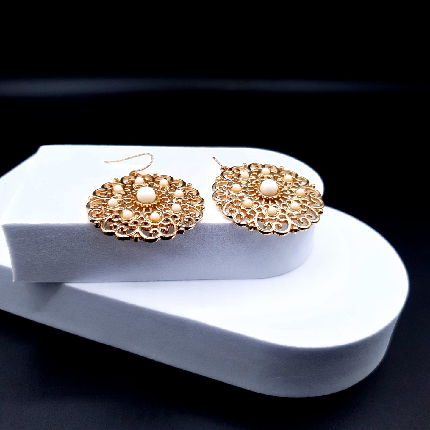 GOLDEN WHITE PEARLS image 4