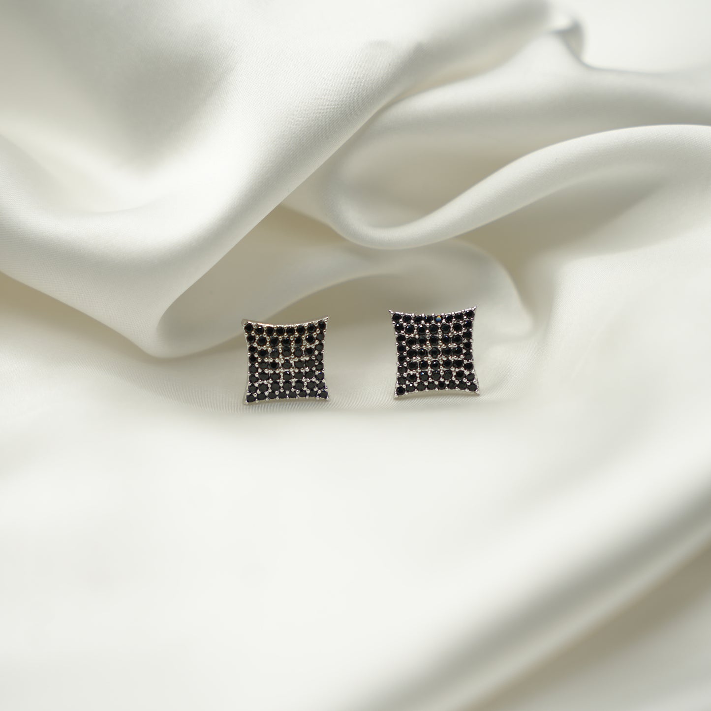 SQUARE STYLE-SILVER, GOLDEN & BLACK image 10