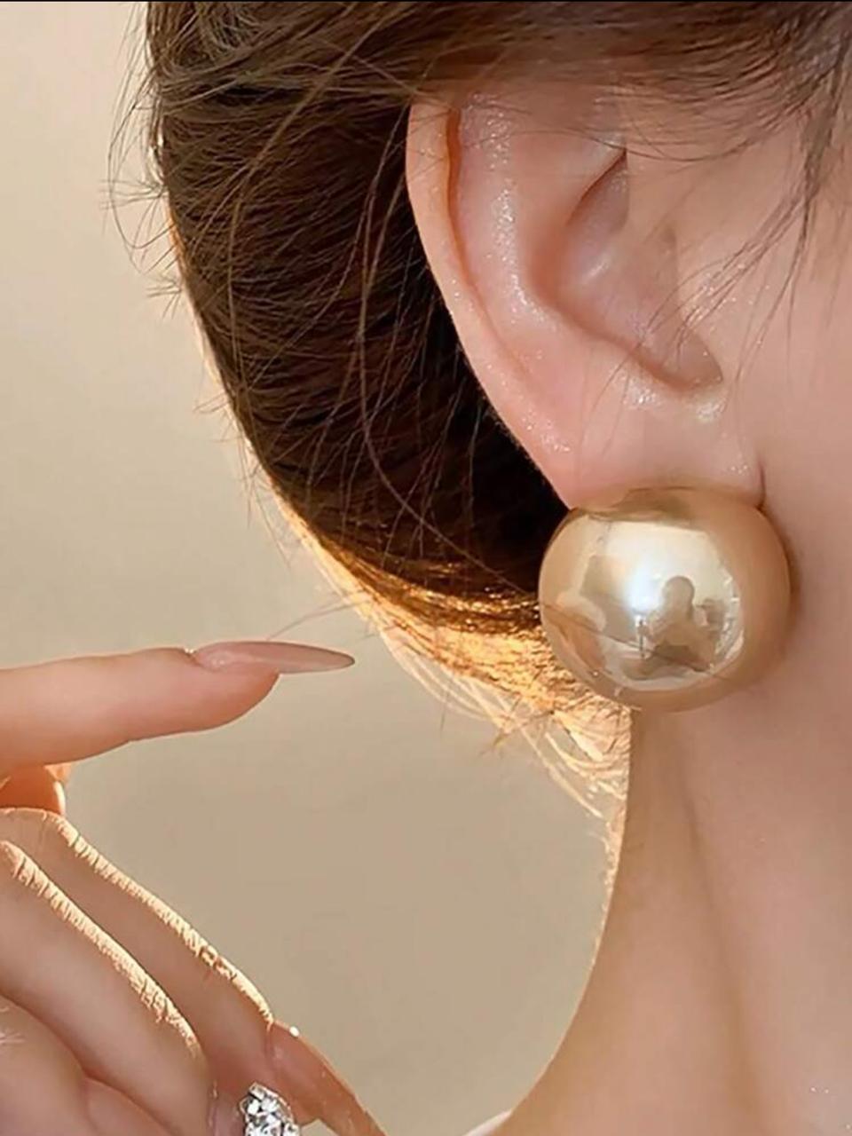 Big Pearl Stud Tops With High-End Elegant image 2