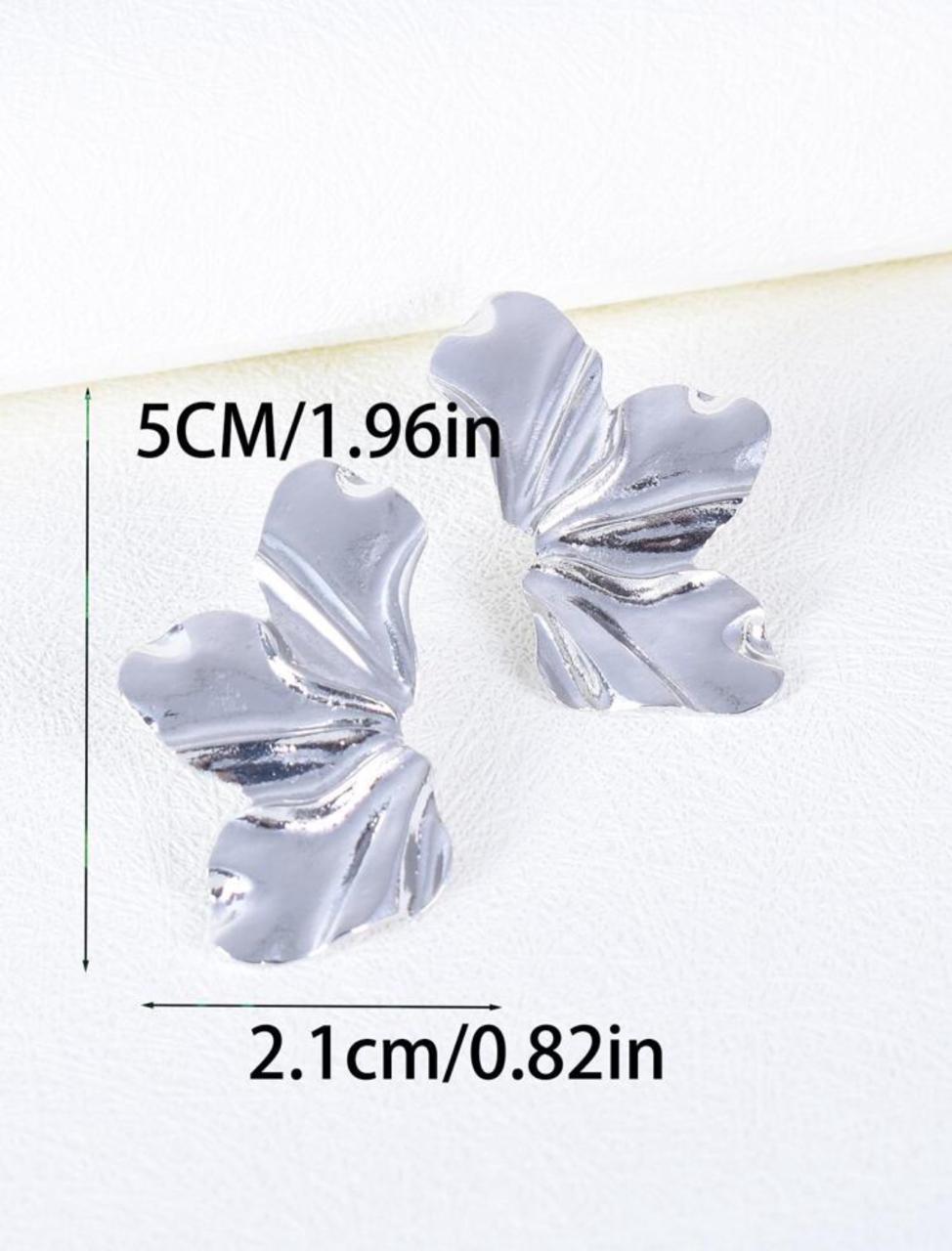 FASHIONABLE FLOWER DÉCOR STUD image 6