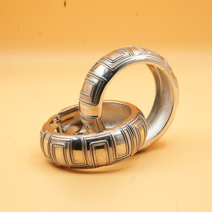 High-quality copper alloy with a silver-tone finish, ensuring durability and a polished look. (Openable) image 5
