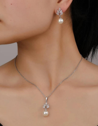 Cubic Zirconia &amp; Faux Pearl Decor Necklace Set image 1