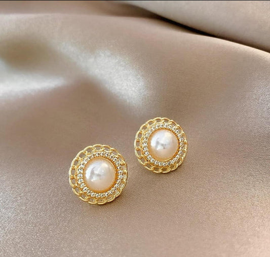 PEARL ROUND STUD image 1