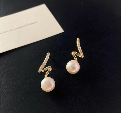 ZIG ZAG PEARL STUD image 0