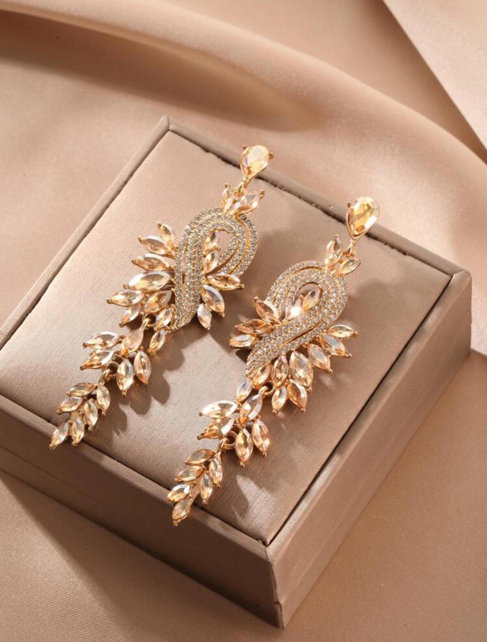 GLAMOROUS ZINC ALLOY RHINESTONE image 5
