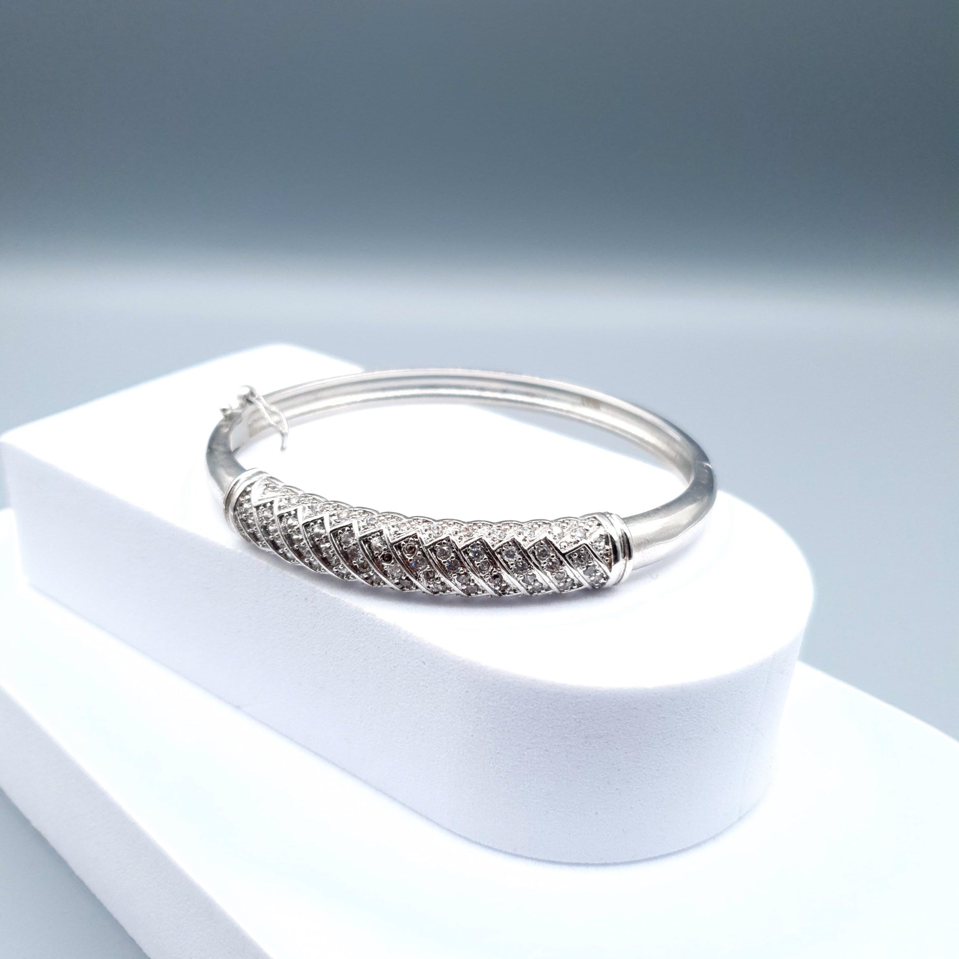 TRENDY DESIGN image 3
