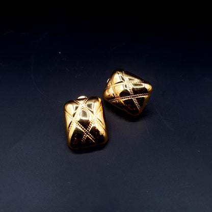 Sleek stainless steel square-shaped tops with a luxurious golden finish for a bold, modern look. image 3