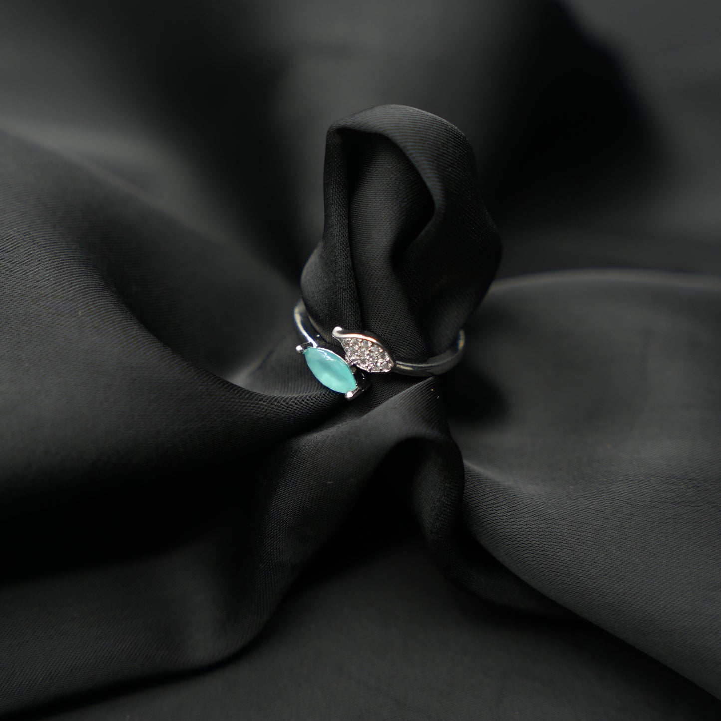 SIMPLE BEAUTIFUL RING image 1