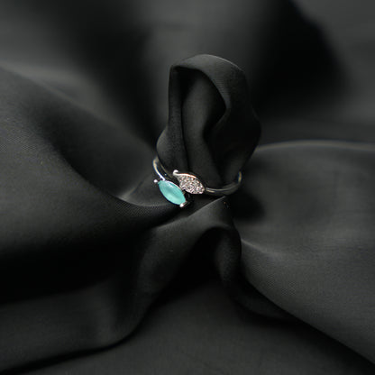 SIMPLE BEAUTIFUL RING image 1