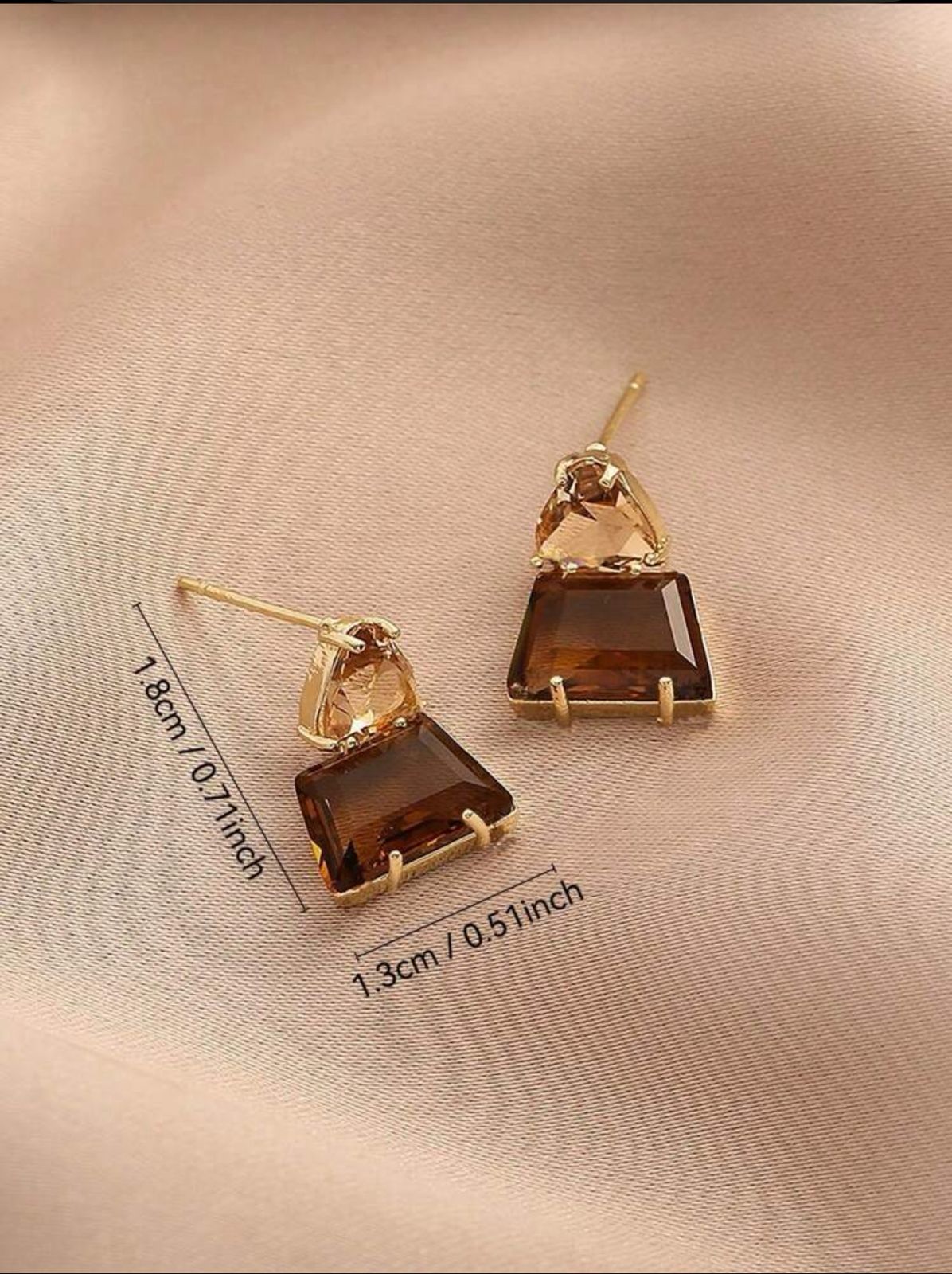 Fashionable Vintage Minimalist Trapezoid Crystal Earrings image 3