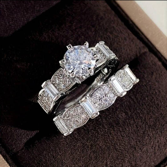 LUXURIOUS ROUND CUT WHITE CUBIC ZIRCONIA PARTY RING image 1